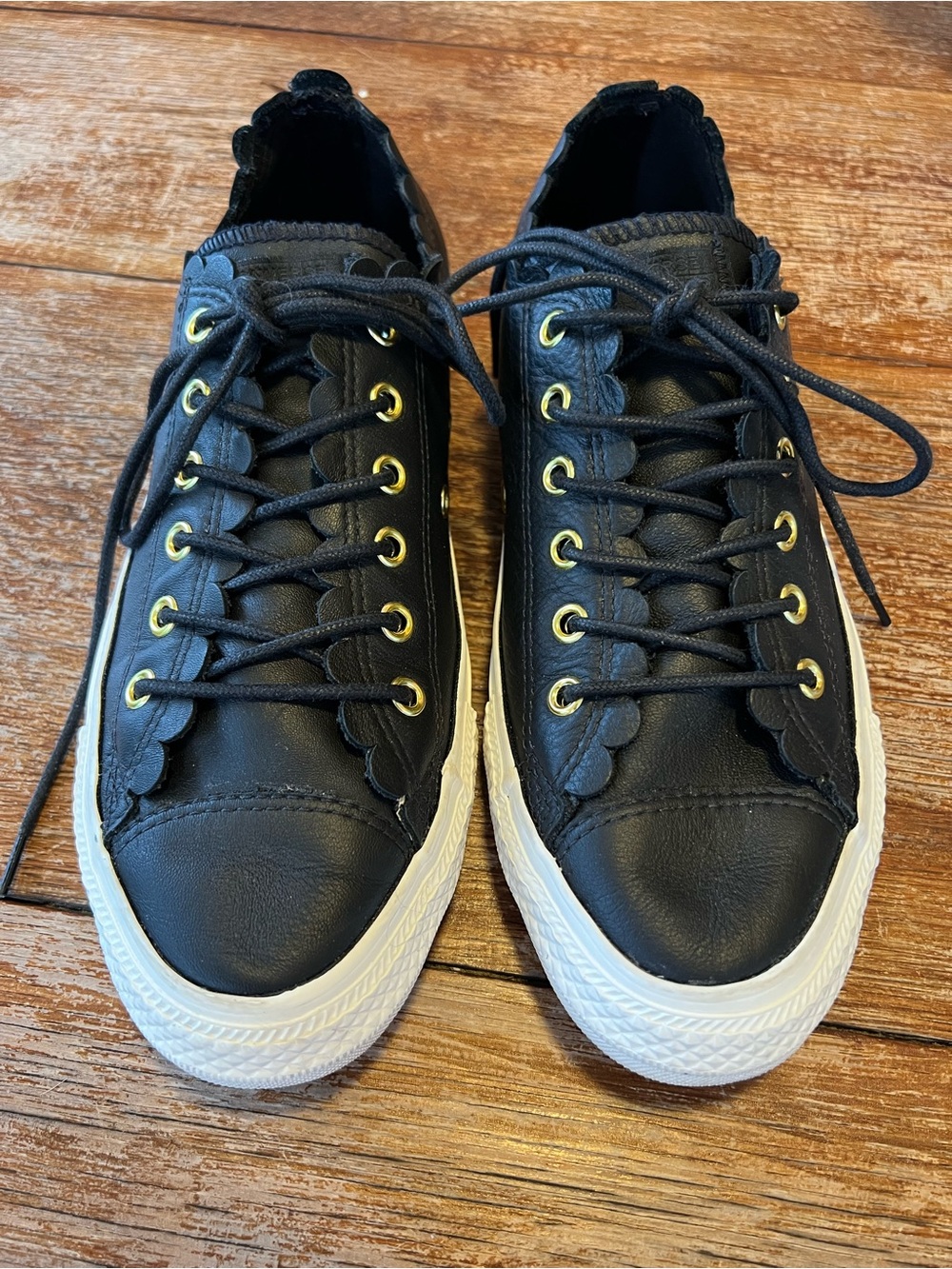 Converse Chuck Taylor All Star Frilly Thrills Low Top black leather size 8.5